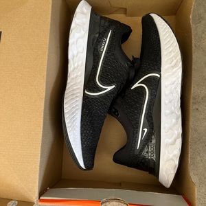 Nike react infinity sneakers